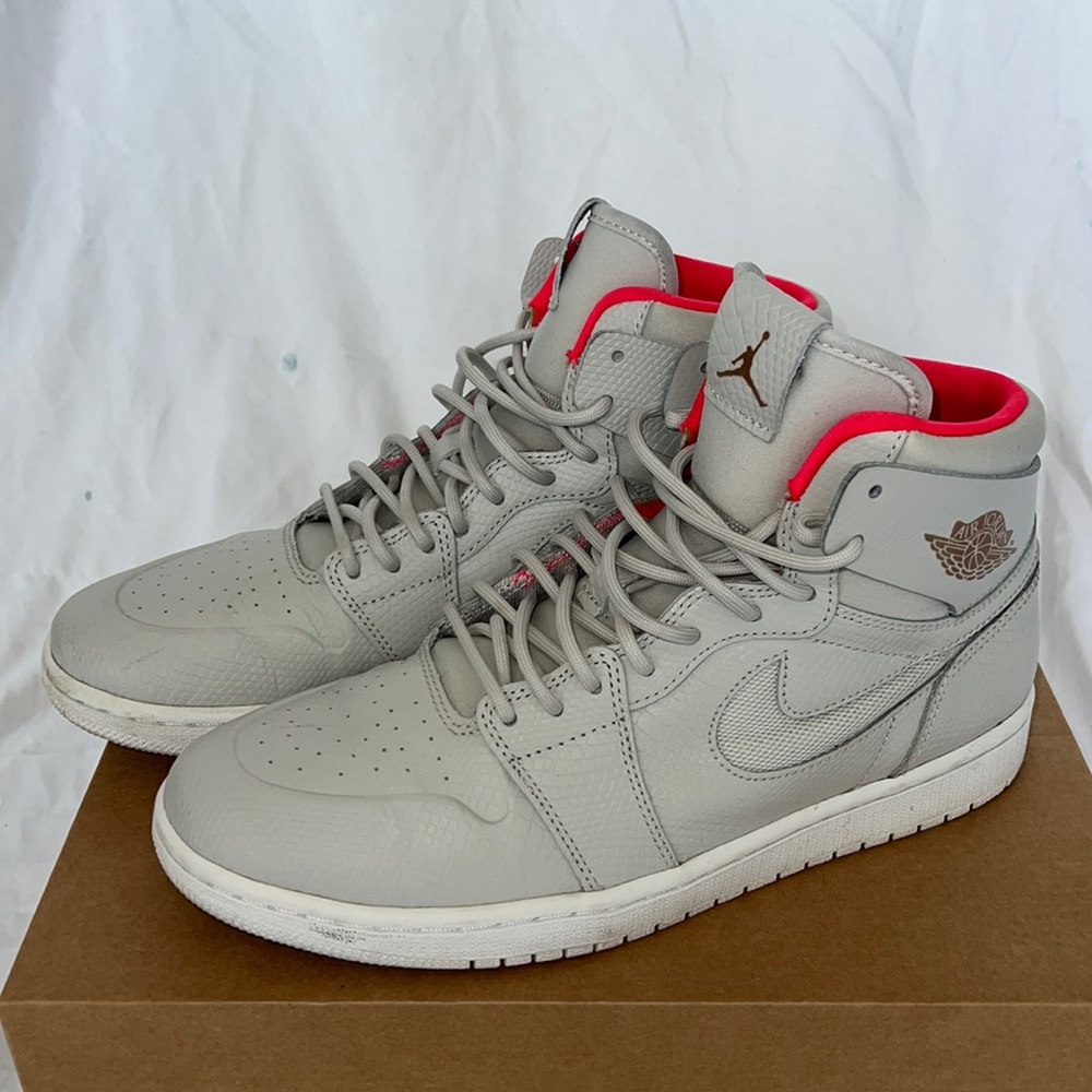 Nike air Jordan 1 light gray snake skin